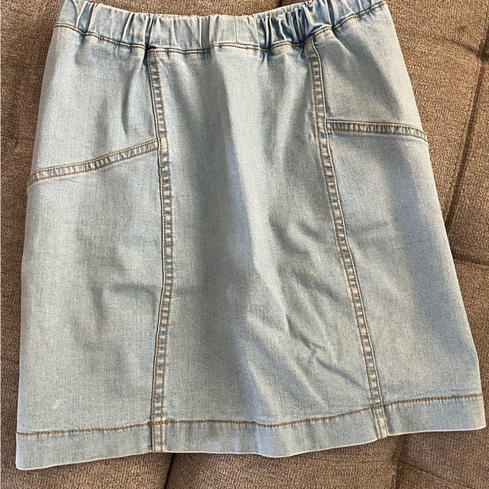 Women’s jean skirt!!
